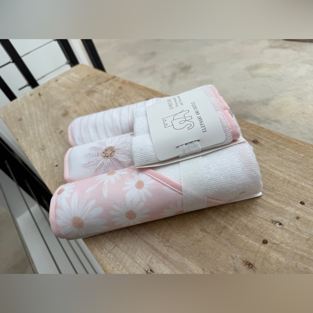 Elephant & Castle Pink Floral Daisy 6-Piece Baby Bath Set Hooded Towels | NWT - Picture 3 of 5